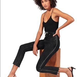 Abercrombie & Fitch Ultra High Rise Mom Jeans Side Zipper Raw Hem Size 26 Or 2S